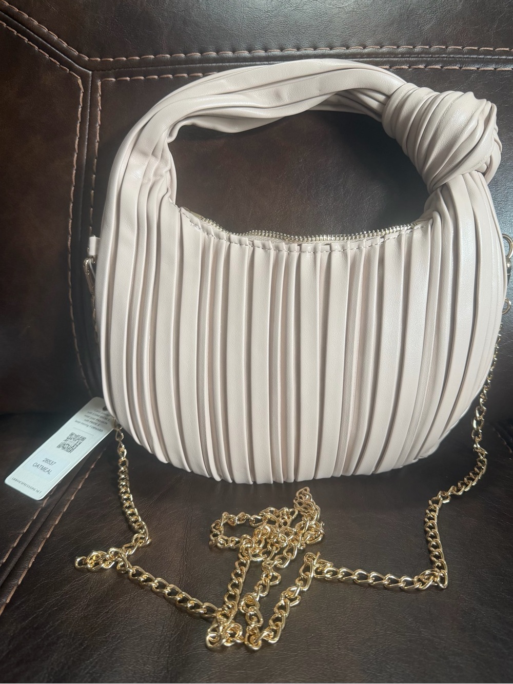 Urban Expressions Pleated Shoulder Bag in Light Pink with Gold Chain